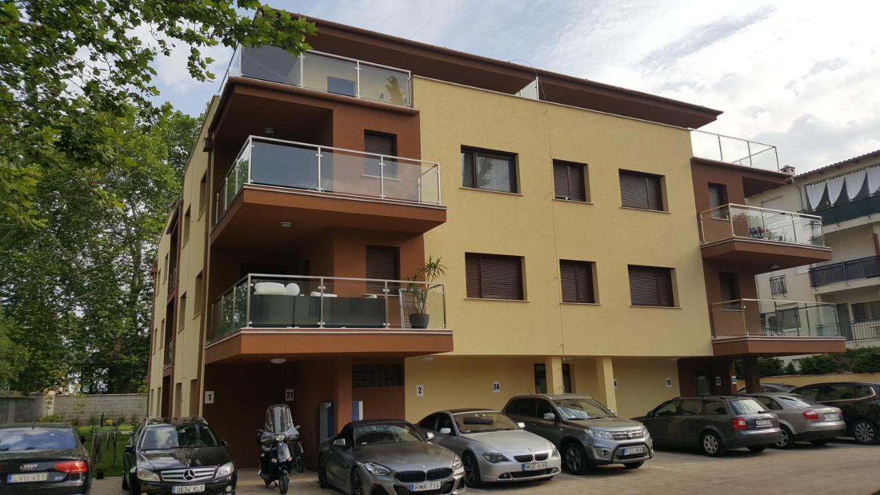 Sweet&Center Wellness apartman Siófok Buitenkant foto